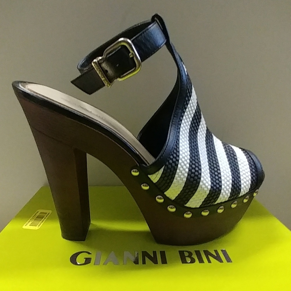 Gianni Bini Sandals/Heels/Platforms